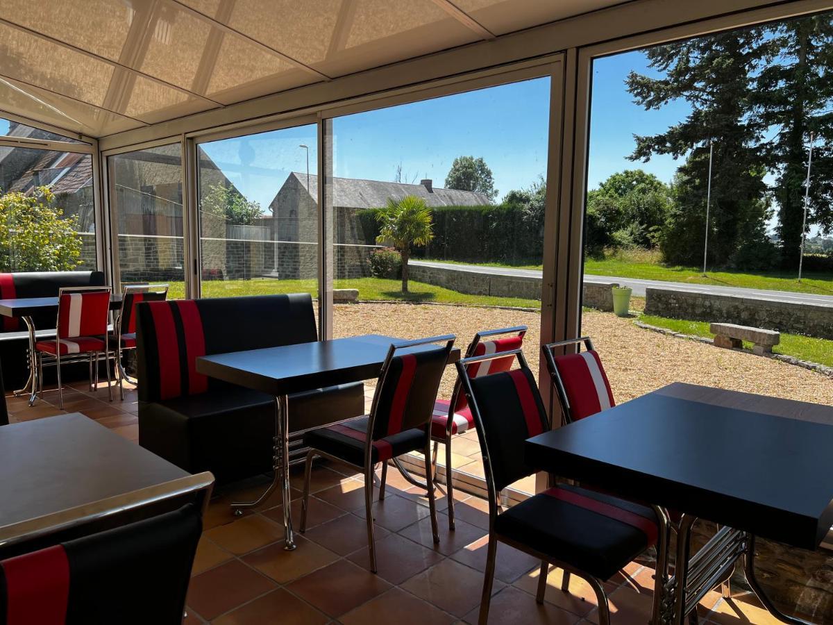 Hotel Les Montois Ceaux Екстер'єр фото