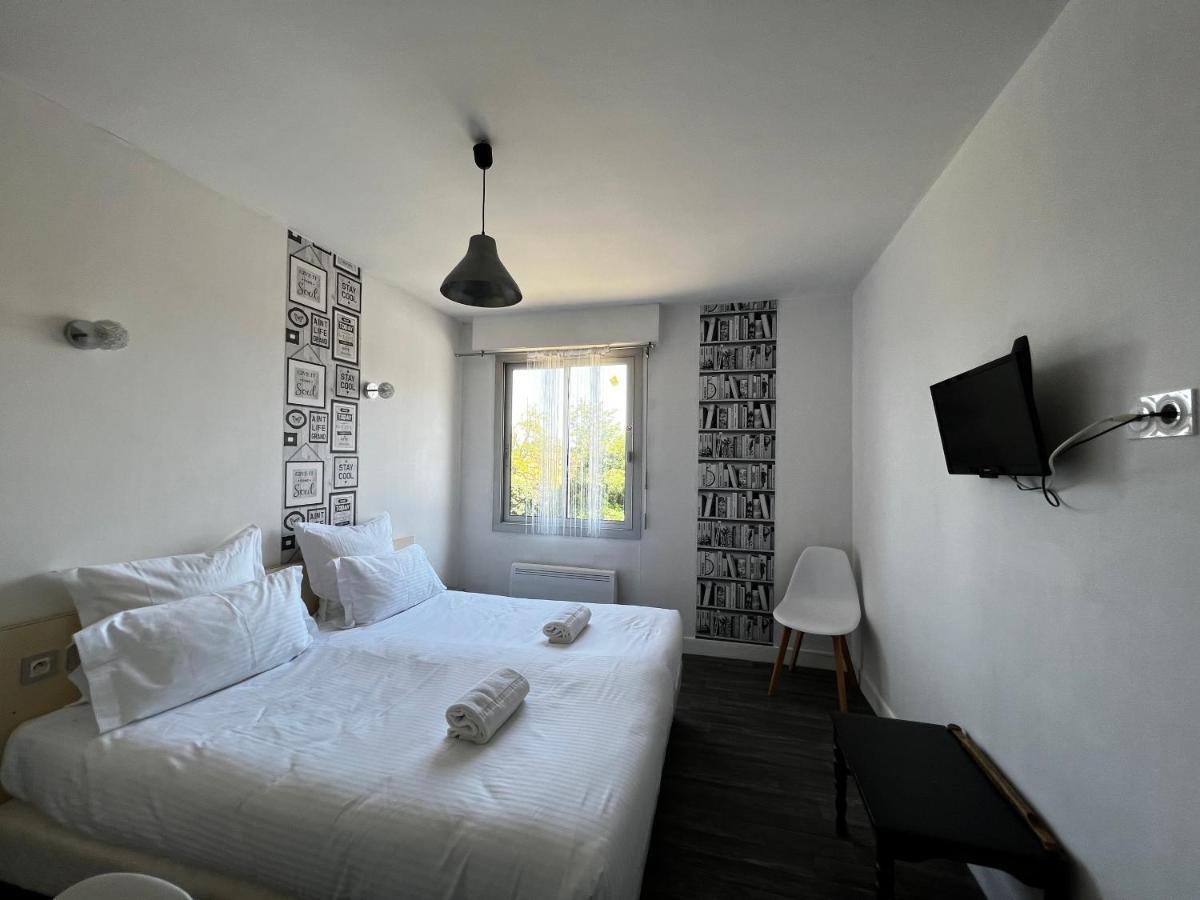 Hotel Les Montois Ceaux Екстер'єр фото