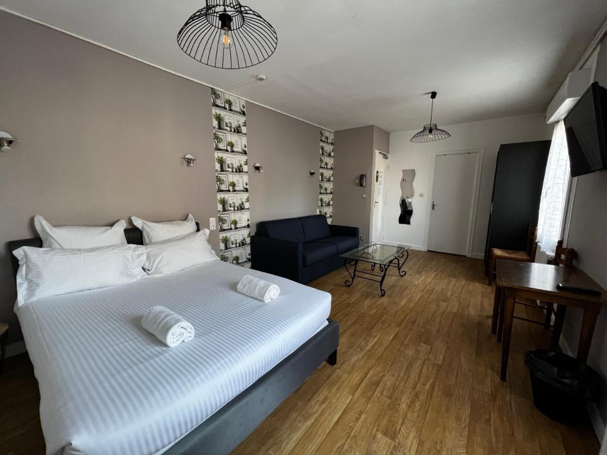 Hotel Les Montois Ceaux Екстер'єр фото