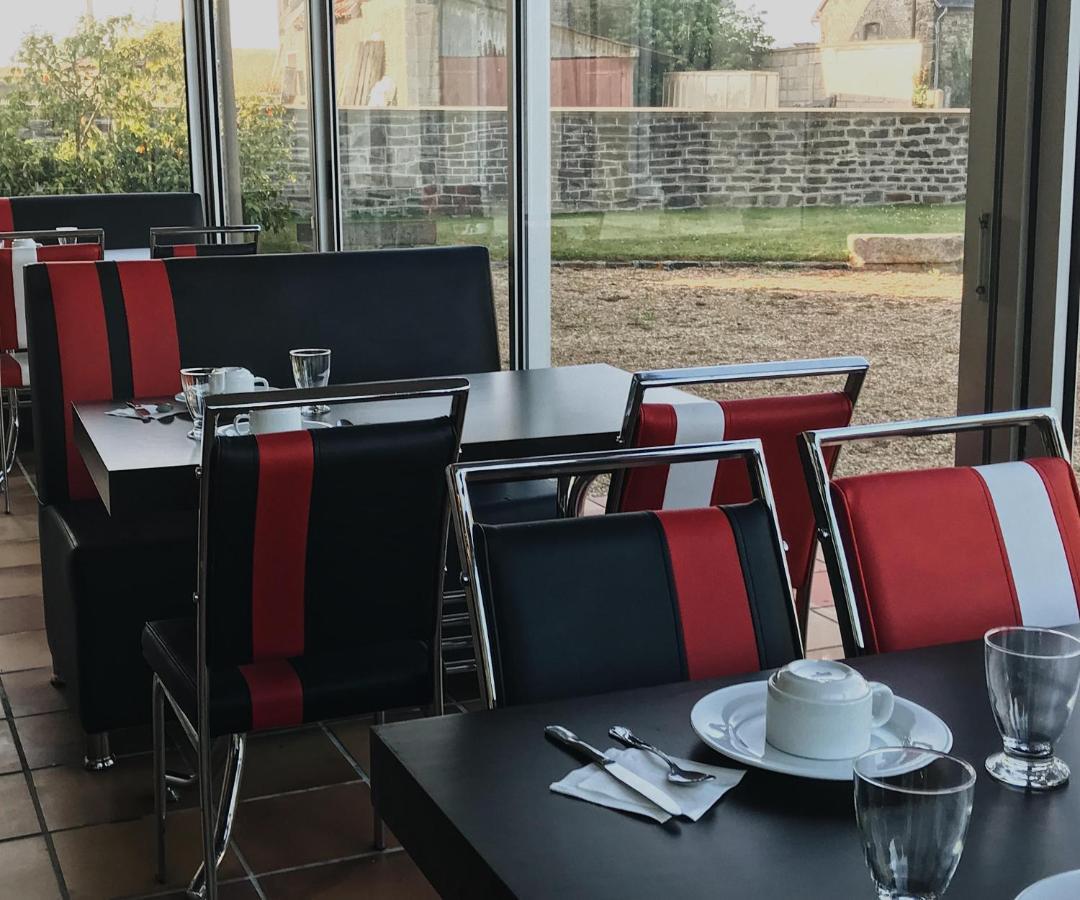 Hotel Les Montois Ceaux Екстер'єр фото