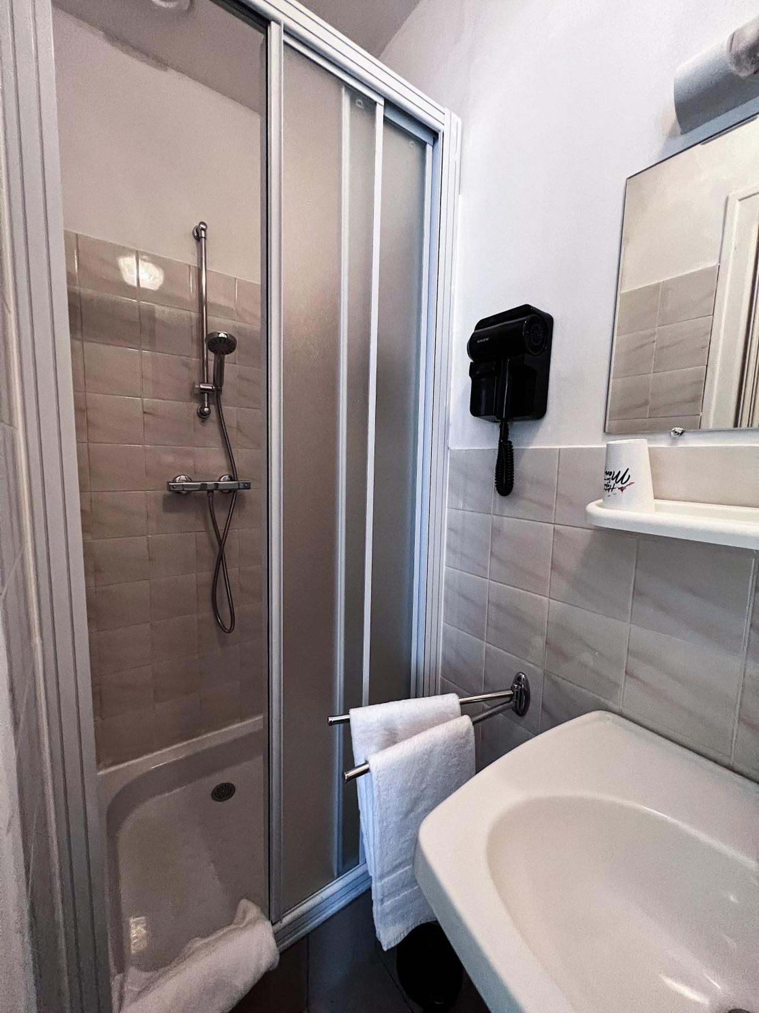 Hotel Les Montois Ceaux Екстер'єр фото