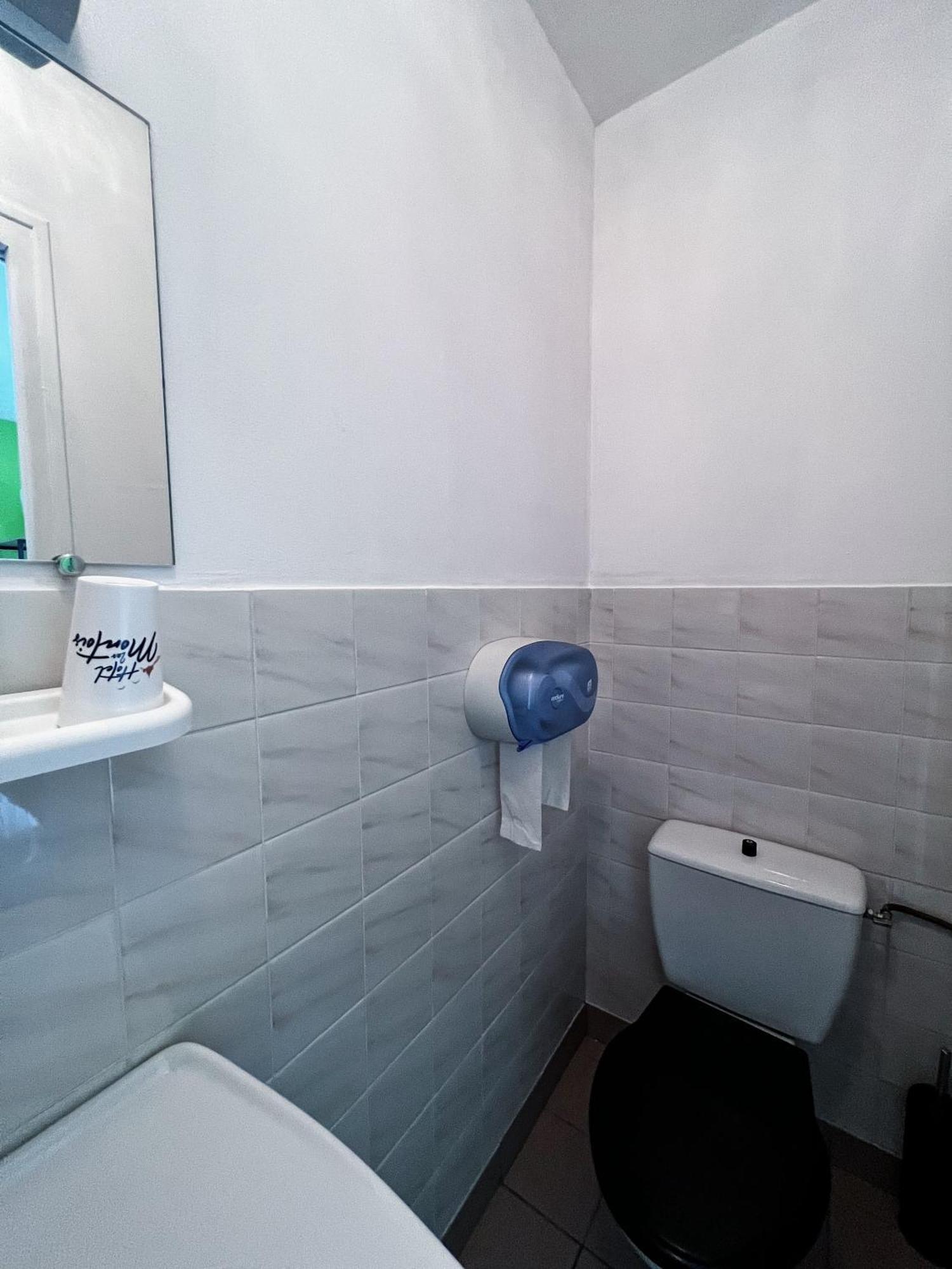 Hotel Les Montois Ceaux Екстер'єр фото
