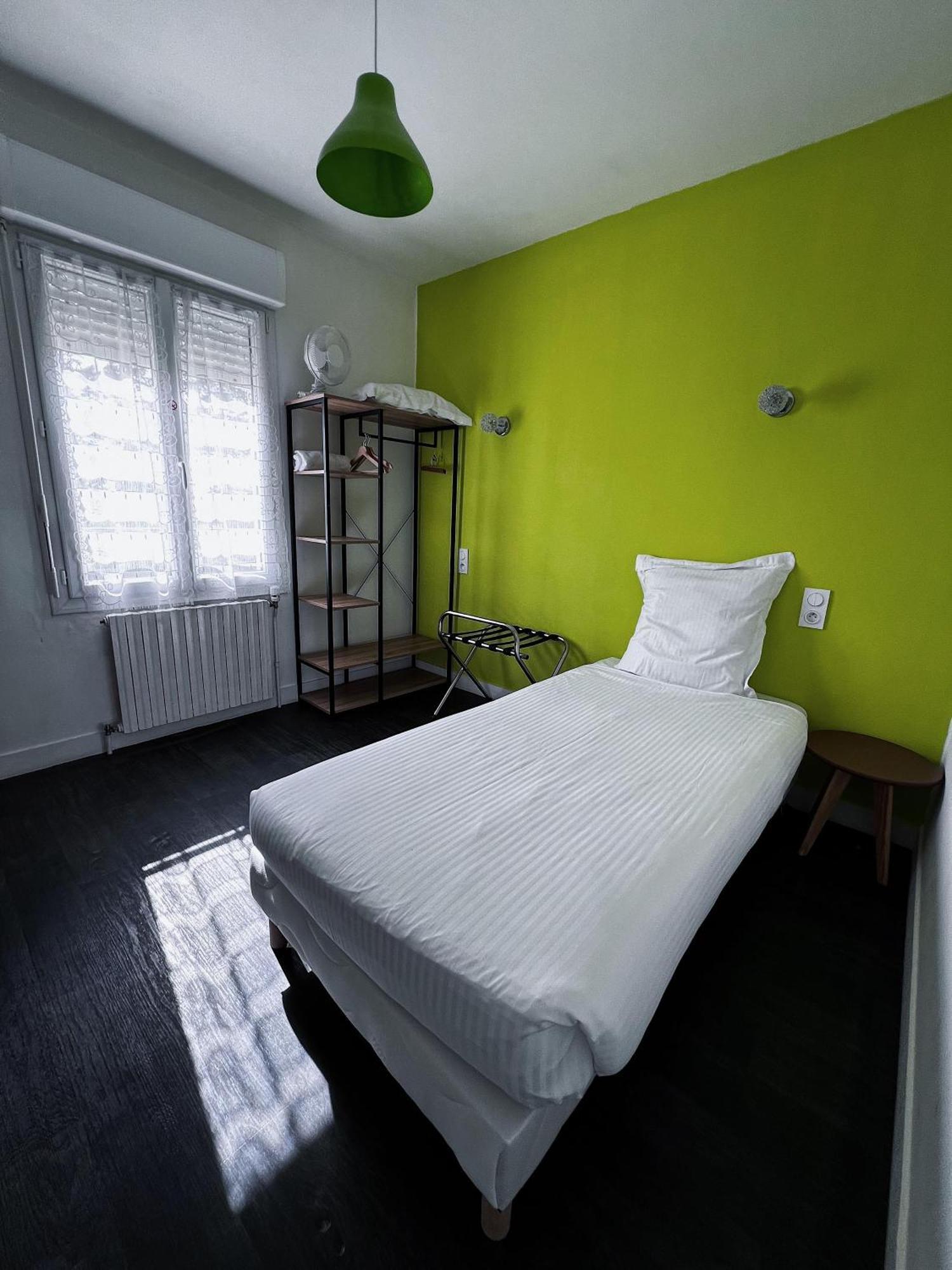 Hotel Les Montois Ceaux Екстер'єр фото