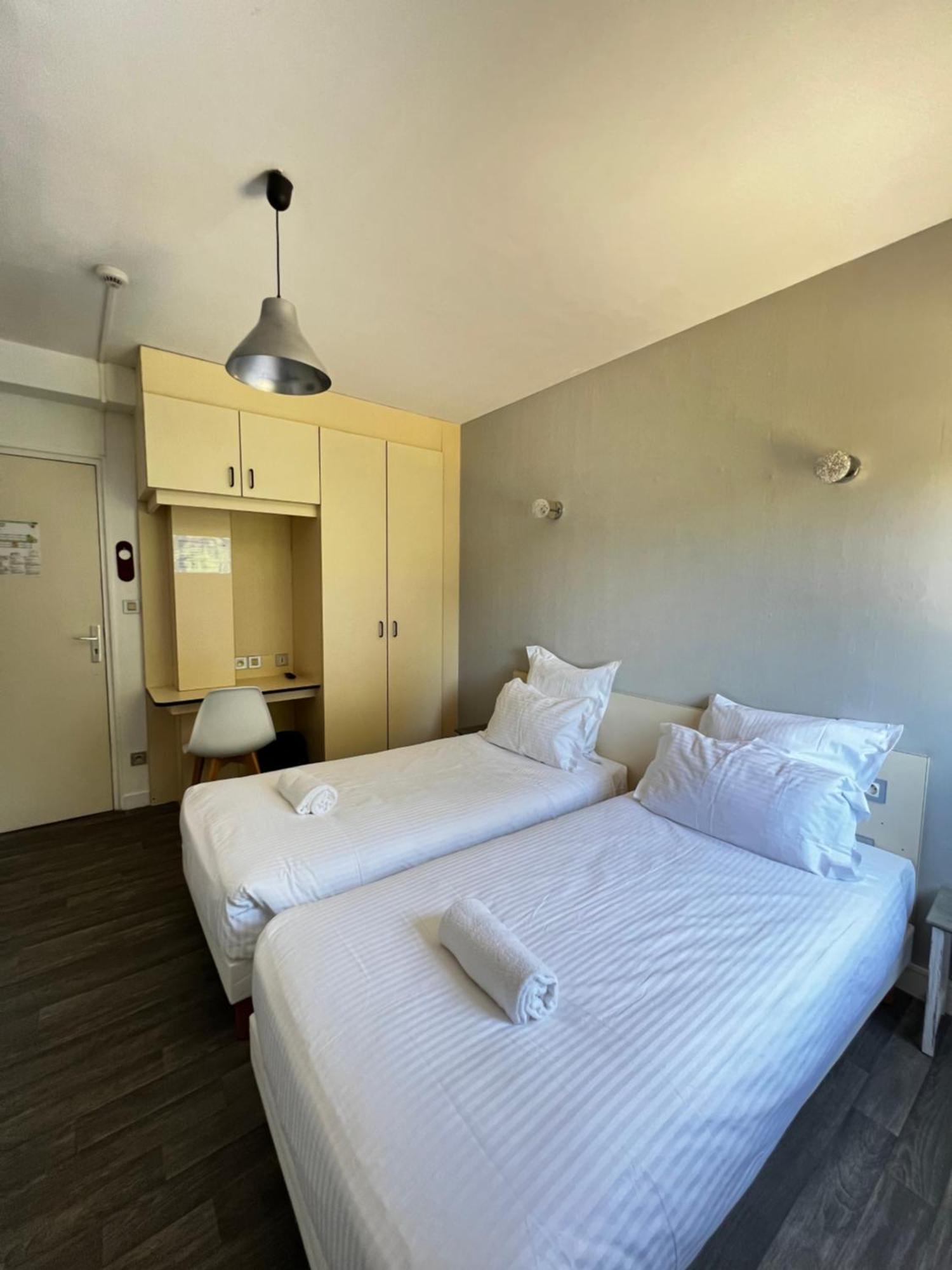 Hotel Les Montois Ceaux Екстер'єр фото